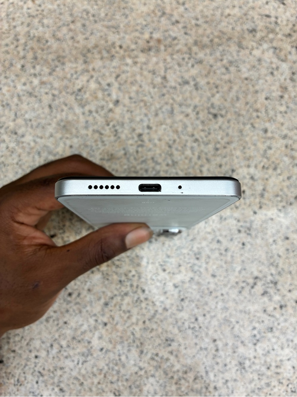 i17 Pro Max (Based On Android) - Picture 5 of 8